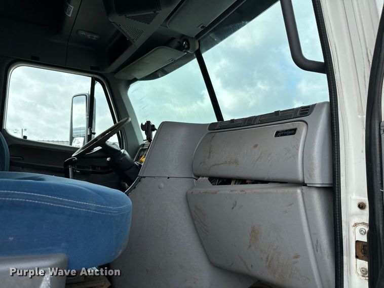 image for item EG1311 2006 Freightliner Century Class semi truck