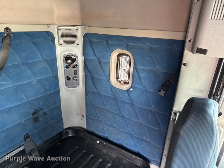 image for item EG1311 2006 Freightliner Century Class semi truck