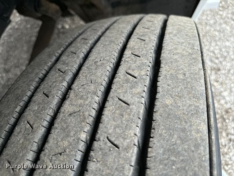 image for item EG1311 2006 Freightliner Century Class semi truck