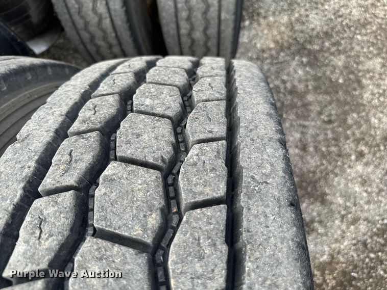 image for item EG1311 2006 Freightliner Century Class semi truck