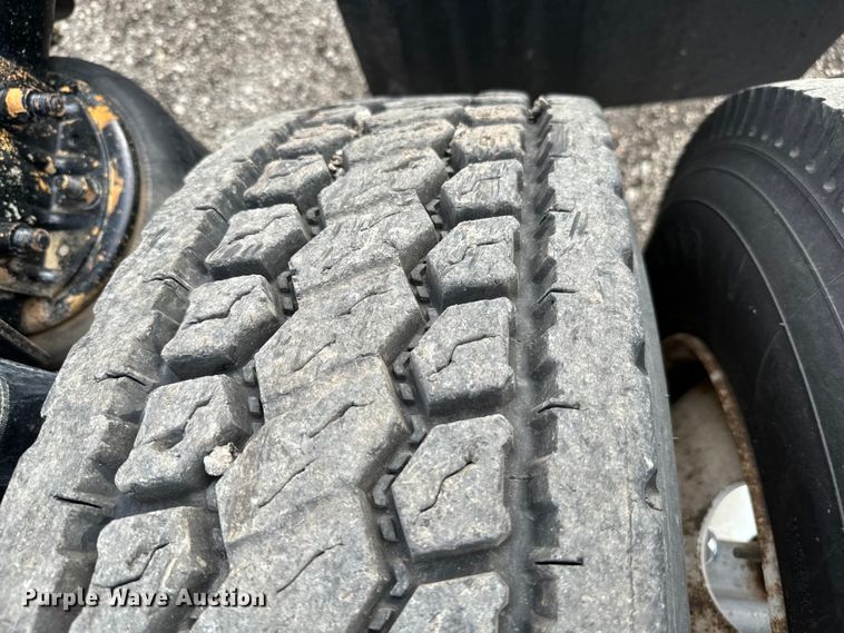 image for item EG1311 2006 Freightliner Century Class semi truck