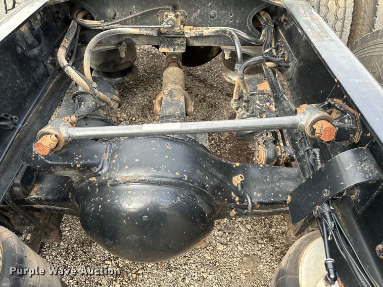 image for item EG1311 2006 Freightliner Century Class semi truck