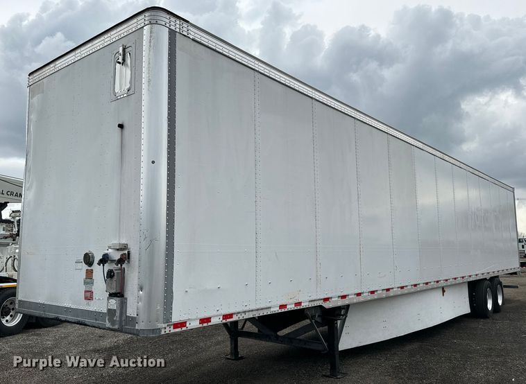 image for item EG1319 2015 Vanguard National dry van trailer