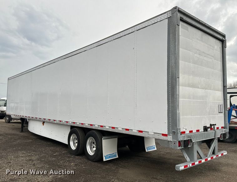 image for item EG1319 2015 Vanguard National dry van trailer