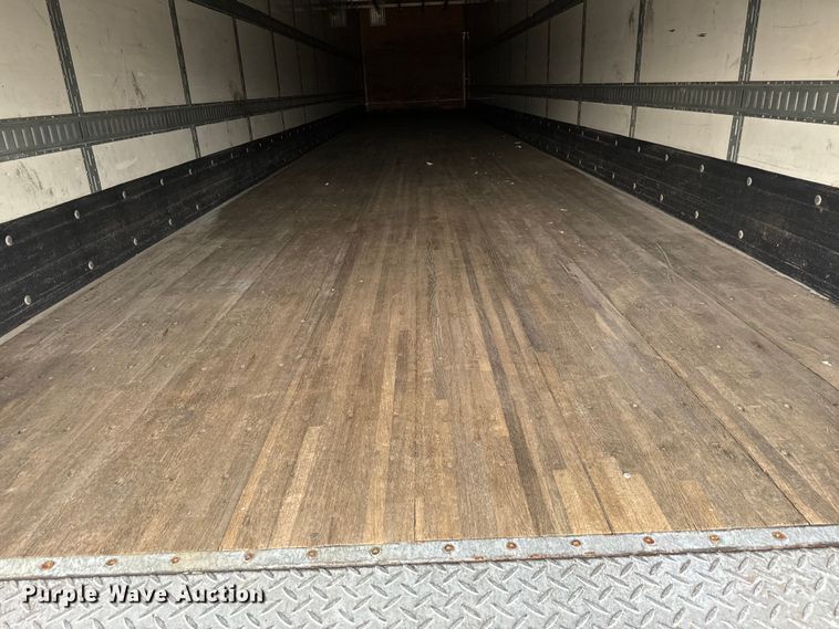 image for item EG1319 2015 Vanguard National dry van trailer