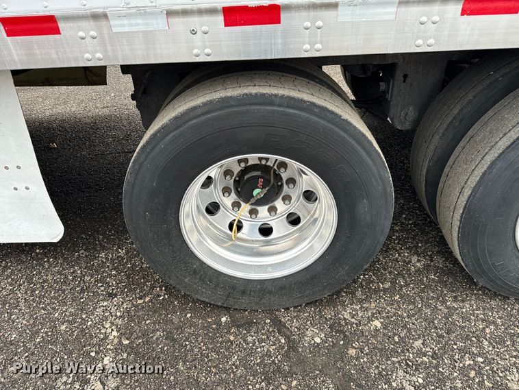 image for item EG1319 2015 Vanguard National dry van trailer