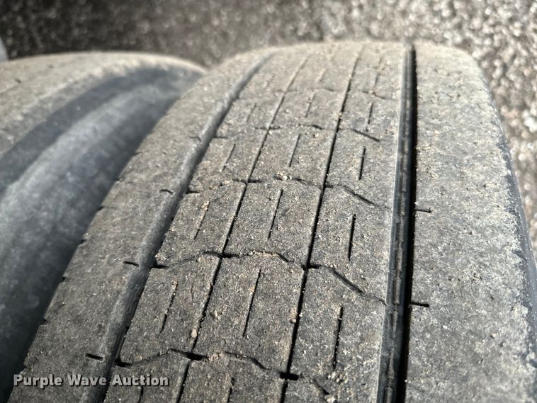 image for item EG1319 2015 Vanguard National dry van trailer