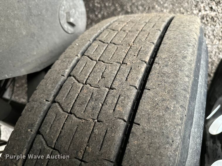 image for item EG1319 2015 Vanguard National dry van trailer