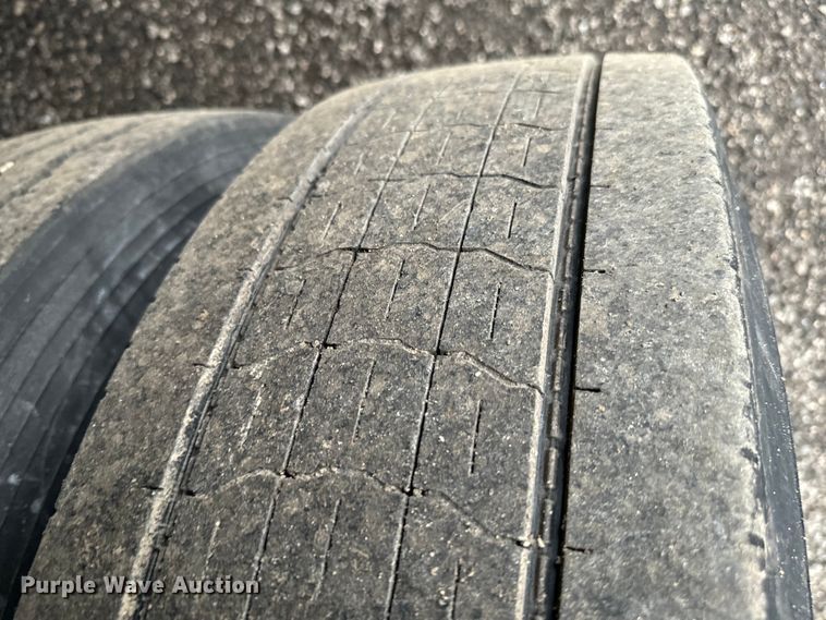 image for item EG1319 2015 Vanguard National dry van trailer