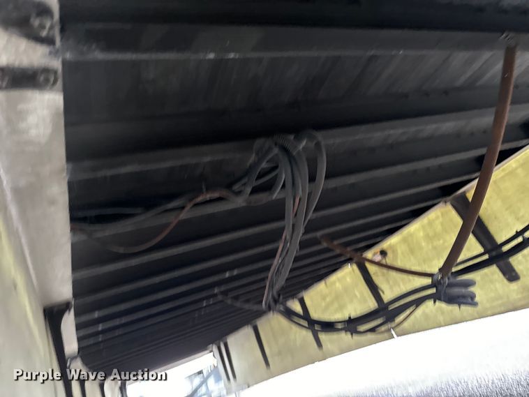 image for item EG1319 2015 Vanguard National dry van trailer