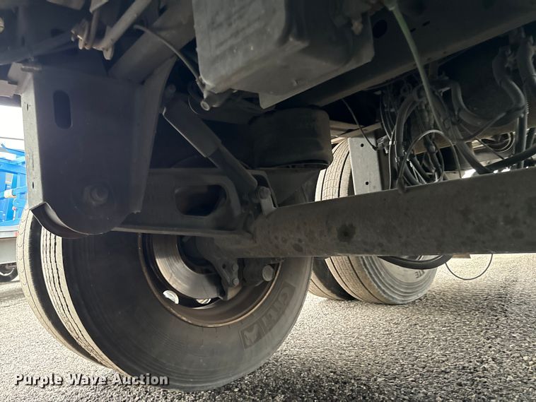 image for item EG1319 2015 Vanguard National dry van trailer