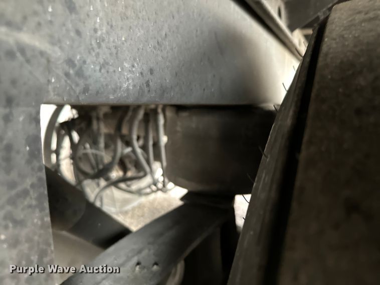 image for item EG1319 2015 Vanguard National dry van trailer