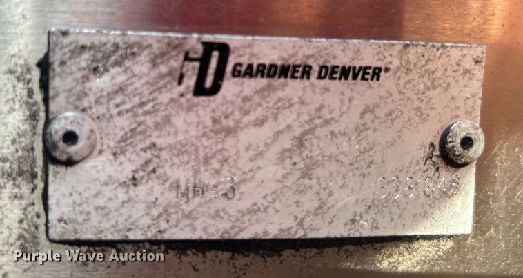 image for item EG1356 2019 Peterbilt  579 semi truck