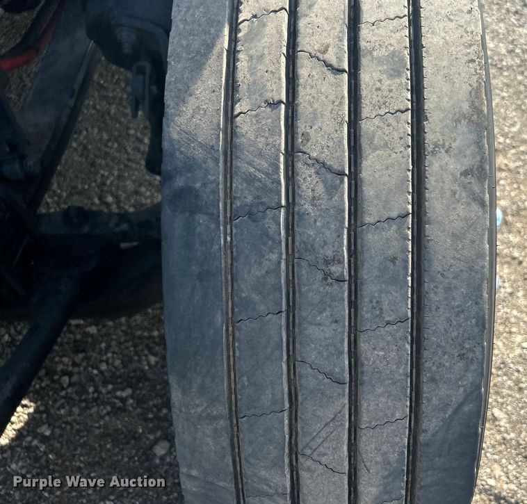 image for item EG1356 2019 Peterbilt  579 semi truck