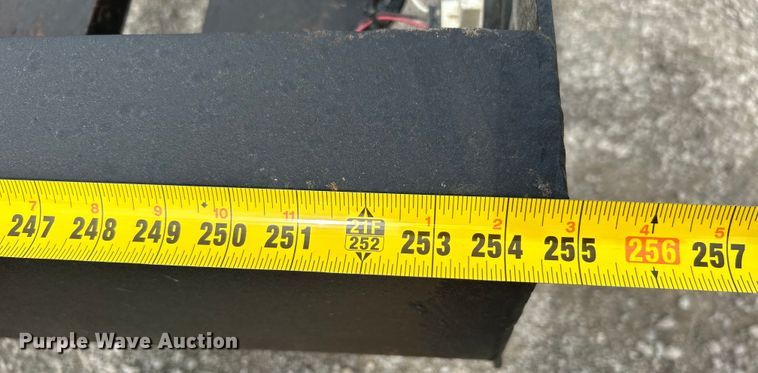 image for item EG1362 2006 Freightliner  Columbia truck cab and chassis