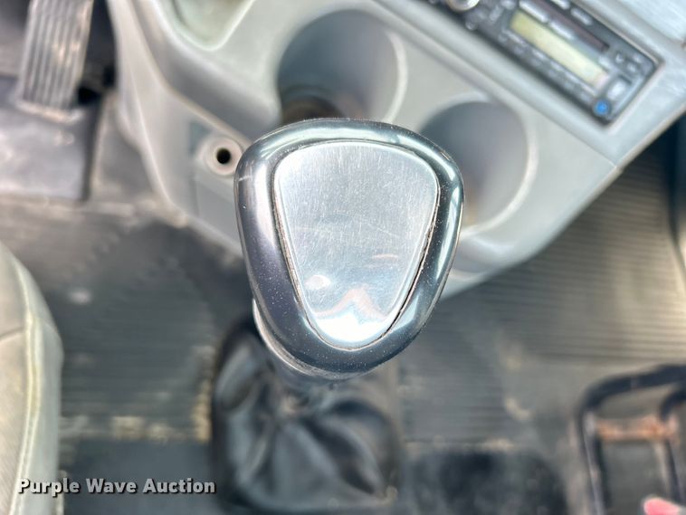 image for item EG1362 2006 Freightliner  Columbia truck cab and chassis