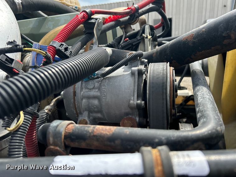 image for item EG1362 2006 Freightliner  Columbia truck cab and chassis