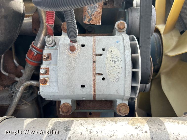 image for item EG1362 2006 Freightliner  Columbia truck cab and chassis