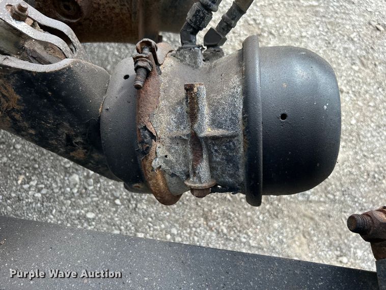 image for item EG1362 2006 Freightliner  Columbia truck cab and chassis