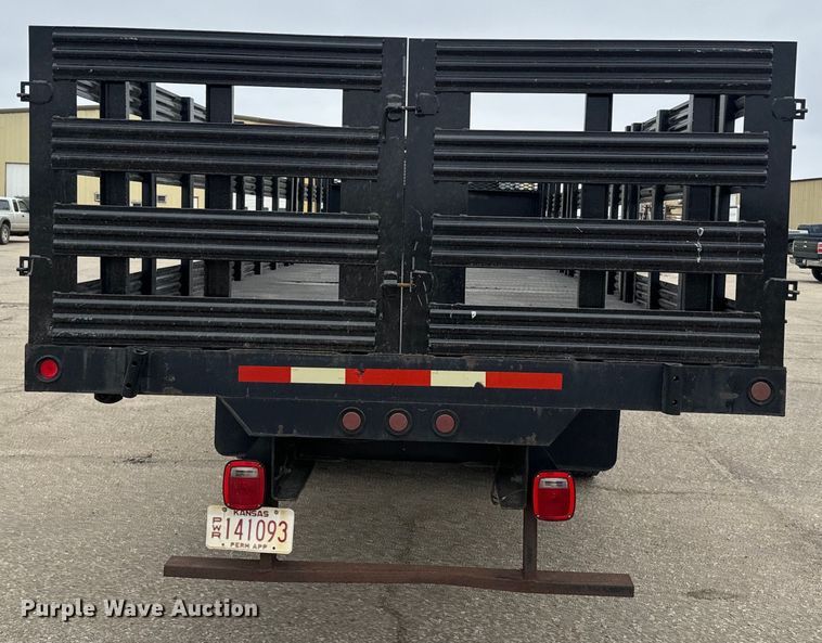 image for item EH5369 2007 International  4300 flatbed truck