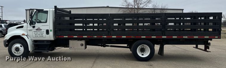 image for item EH5369 2007 International  4300 flatbed truck