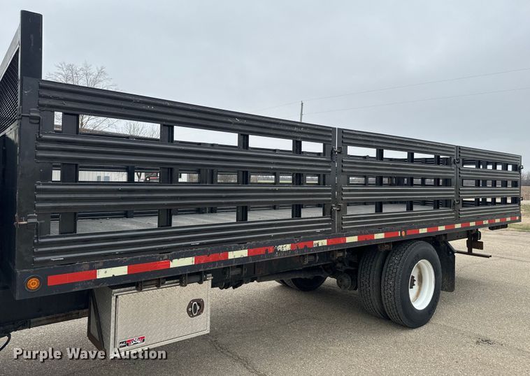 image for item EH5369 2007 International  4300 flatbed truck