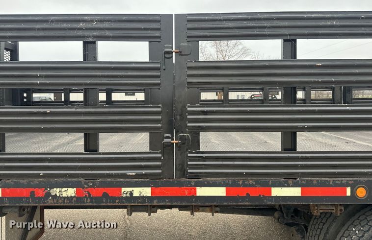 image for item EH5369 2007 International  4300 flatbed truck