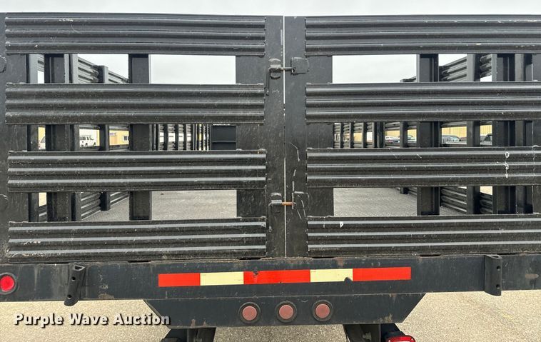 image for item EH5369 2007 International  4300 flatbed truck