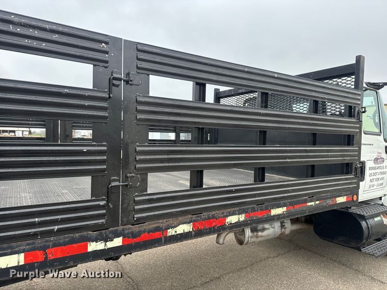 image for item EH5369 2007 International  4300 flatbed truck