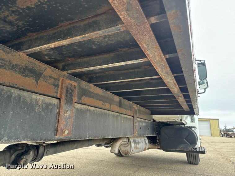 image for item EH5369 2007 International  4300 flatbed truck