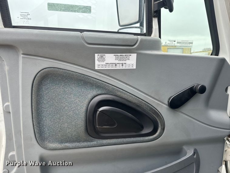 image for item EH5369 2007 International  4300 flatbed truck