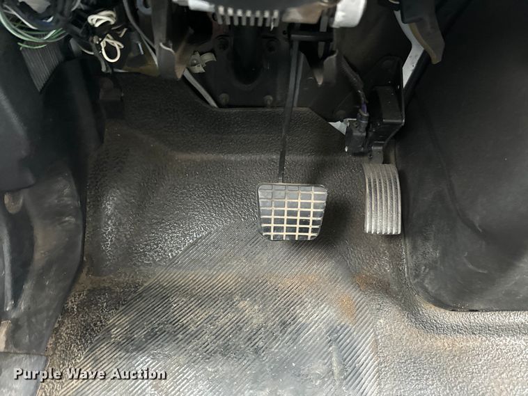 image for item EH5369 2007 International  4300 flatbed truck