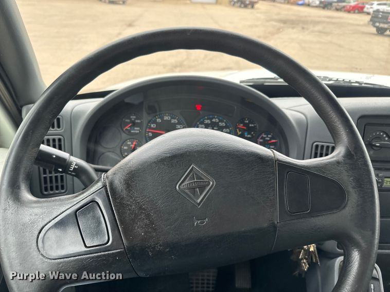 image for item EH5369 2007 International  4300 flatbed truck