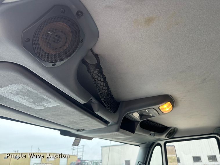 image for item EH5369 2007 International  4300 flatbed truck