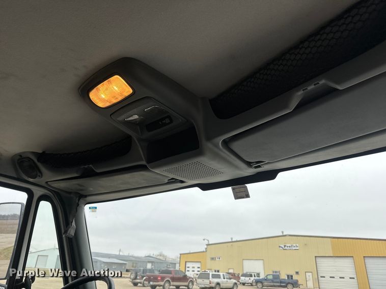 image for item EH5369 2007 International  4300 flatbed truck