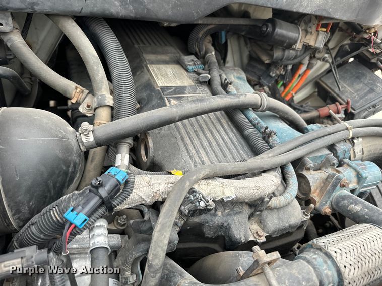 image for item EH5369 2007 International  4300 flatbed truck