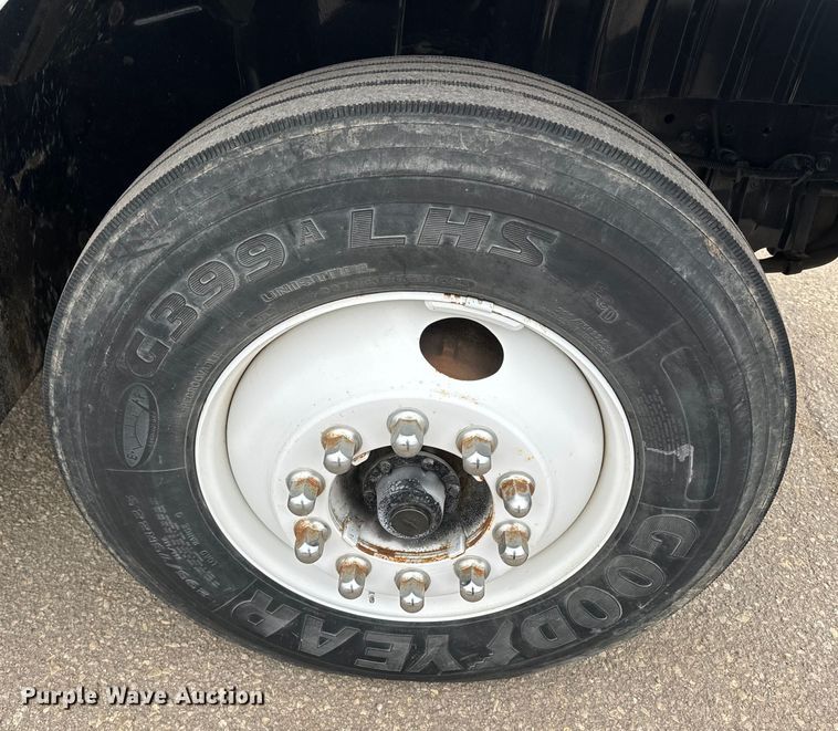 image for item EH5369 2007 International  4300 flatbed truck