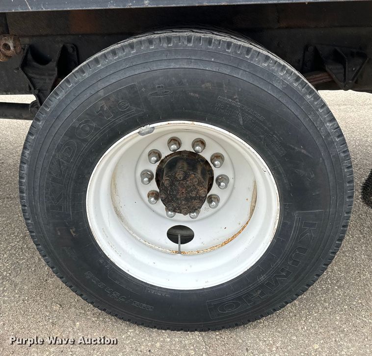 image for item EH5369 2007 International  4300 flatbed truck