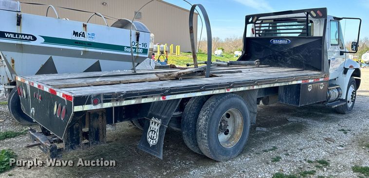 image for item EH6662 2006 International 4400 flatbed truck