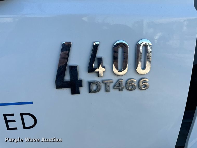 image for item EH6662 2006 International 4400 flatbed truck