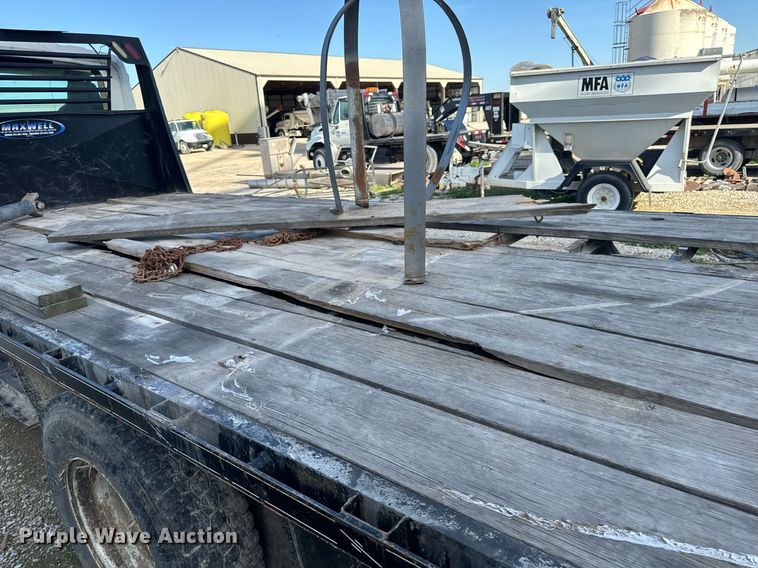 image for item EH6662 2006 International 4400 flatbed truck