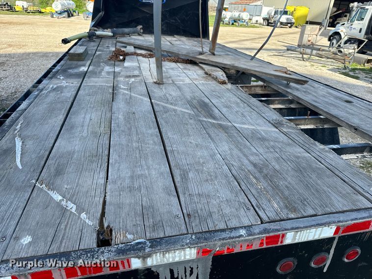 image for item EH6662 2006 International 4400 flatbed truck