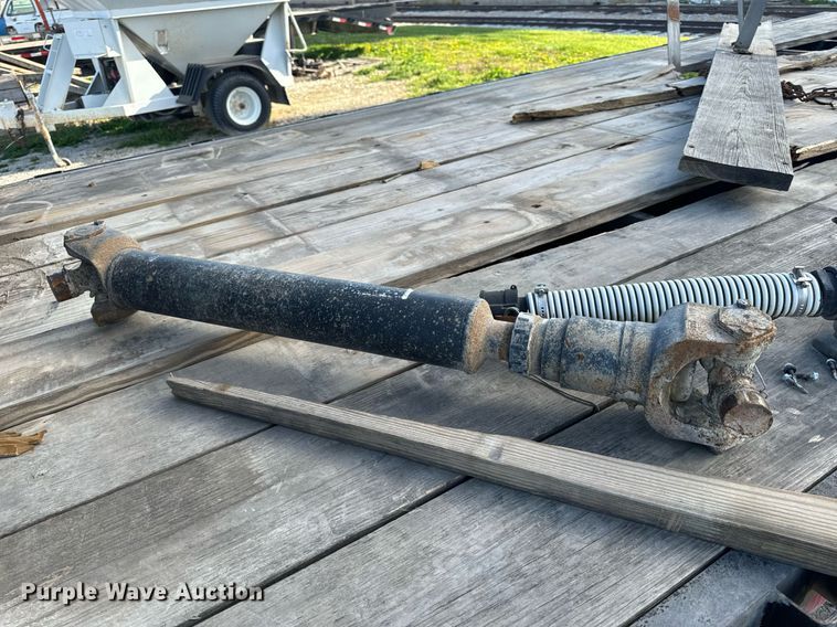 image for item EH6662 2006 International 4400 flatbed truck