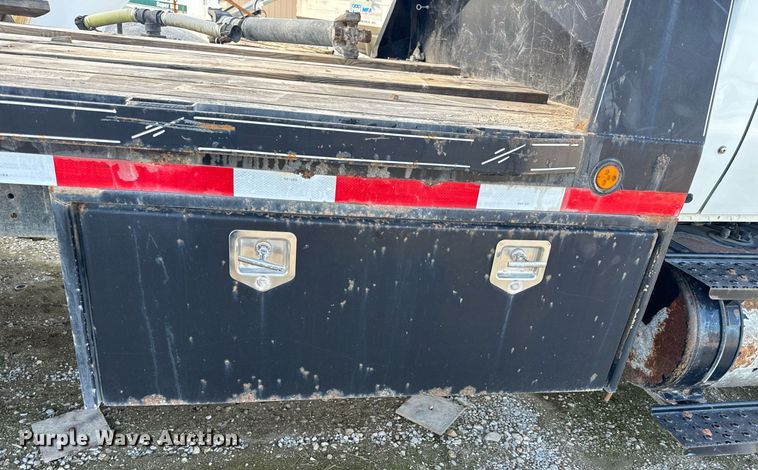 image for item EH6662 2006 International 4400 flatbed truck
