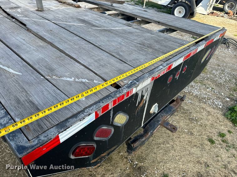 image for item EH6662 2006 International 4400 flatbed truck