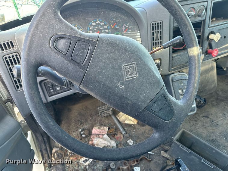 image for item EH6662 2006 International 4400 flatbed truck