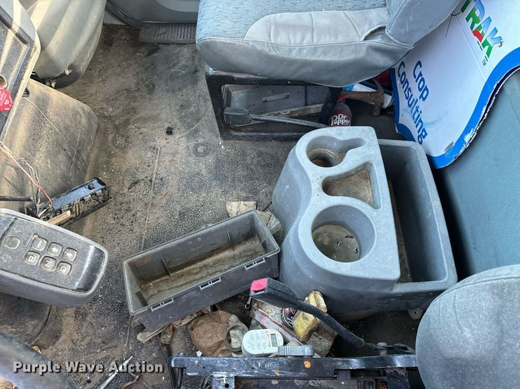 image for item EH6662 2006 International 4400 flatbed truck