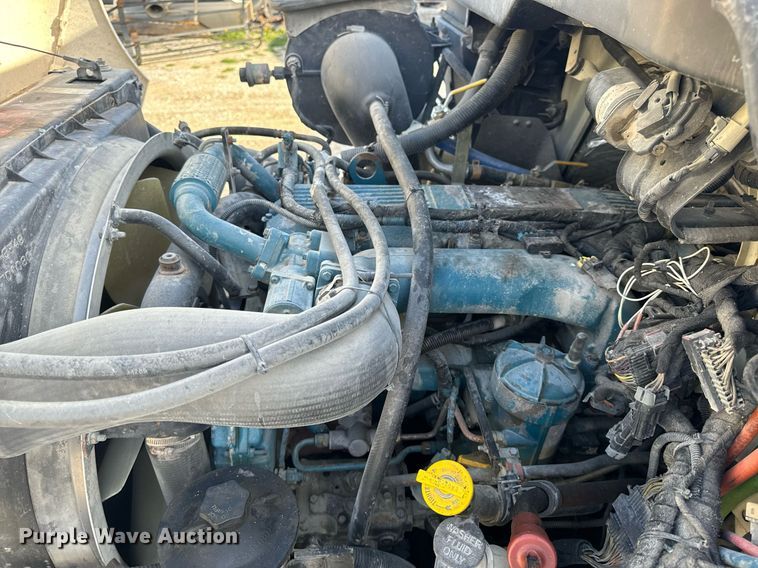 image for item EH6662 2006 International 4400 flatbed truck