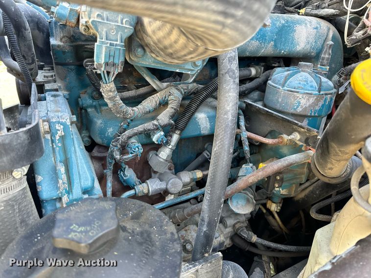 image for item EH6662 2006 International 4400 flatbed truck