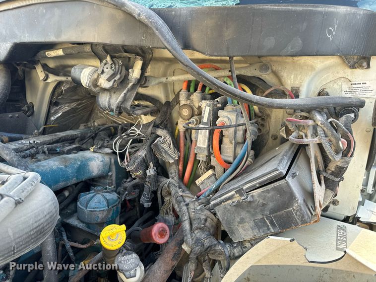 image for item EH6662 2006 International 4400 flatbed truck